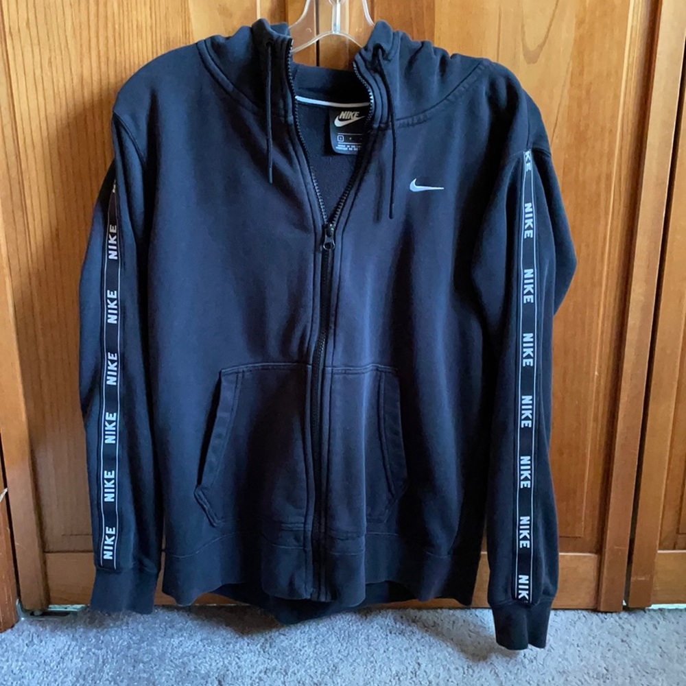 Nike sweatshirt